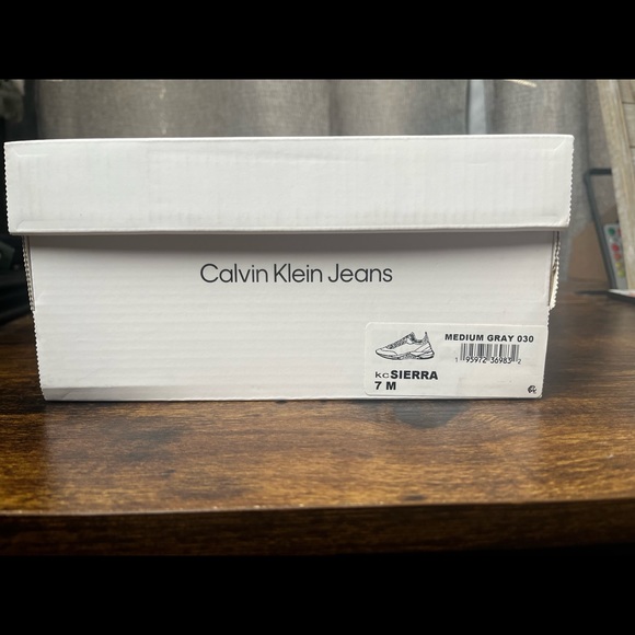 Calvin Klein Womens Sierra Knit Sneaker Shoes Gray Black Low Top Lace Up size 7 - Picture 2 of 10